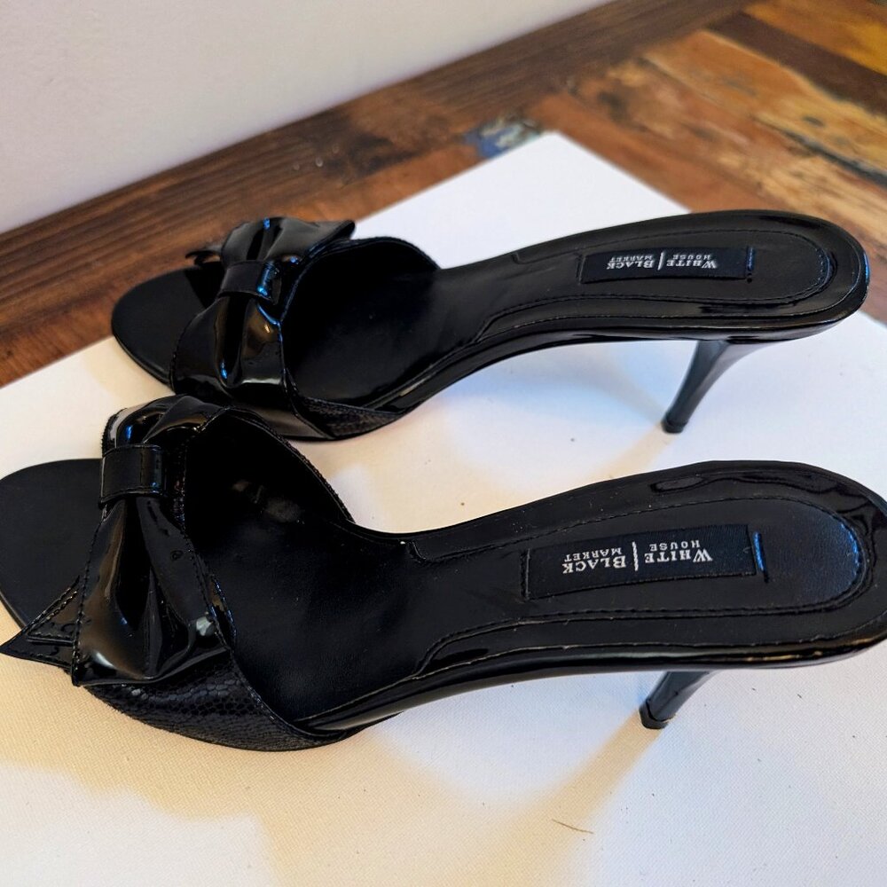 NWOT White House Black Market Heels